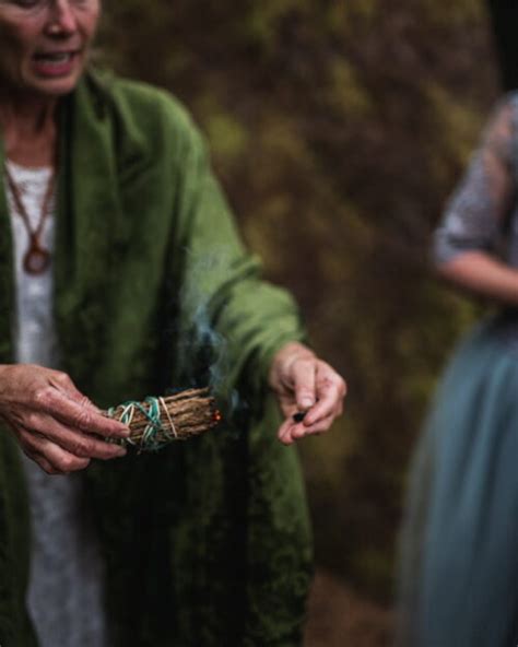The role of a pagan ceremonial officiant in end-of-life ceremonies and rituals